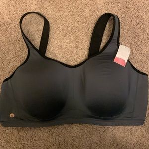 NWT Livi Active high impact sports bra